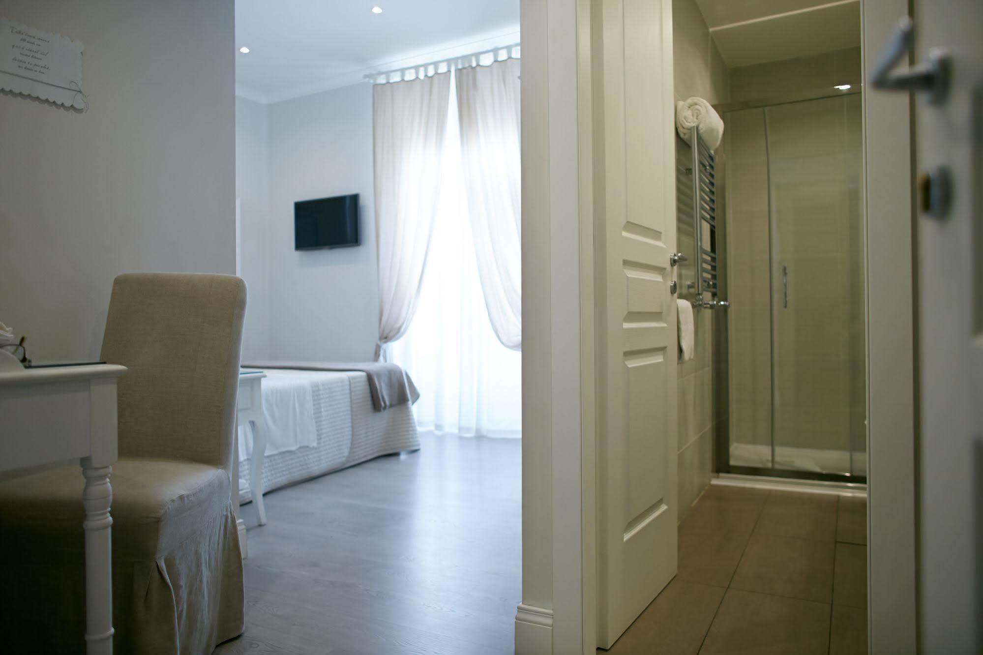 Charme & Chic Bed & Breakfast Rome Bagian luar foto