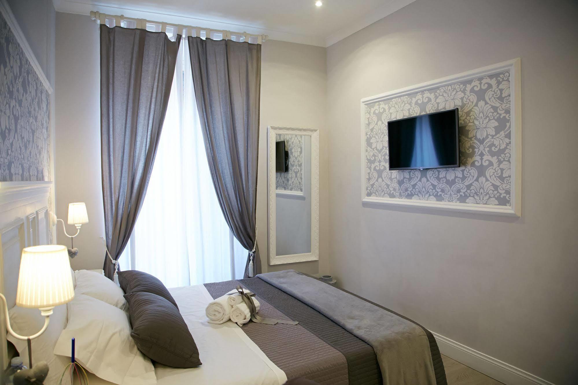 Charme & Chic Bed & Breakfast Rome Bagian luar foto