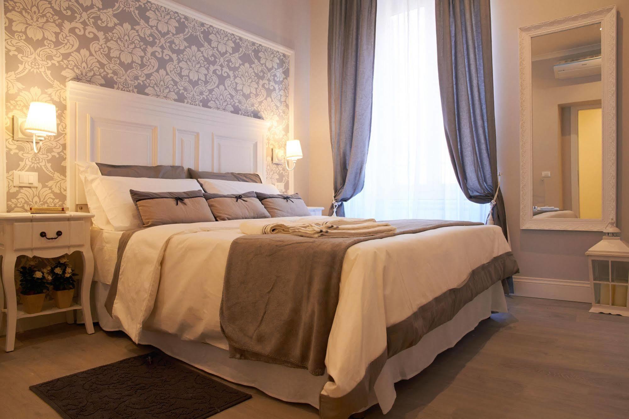 Charme & Chic Bed & Breakfast Rome Bagian luar foto