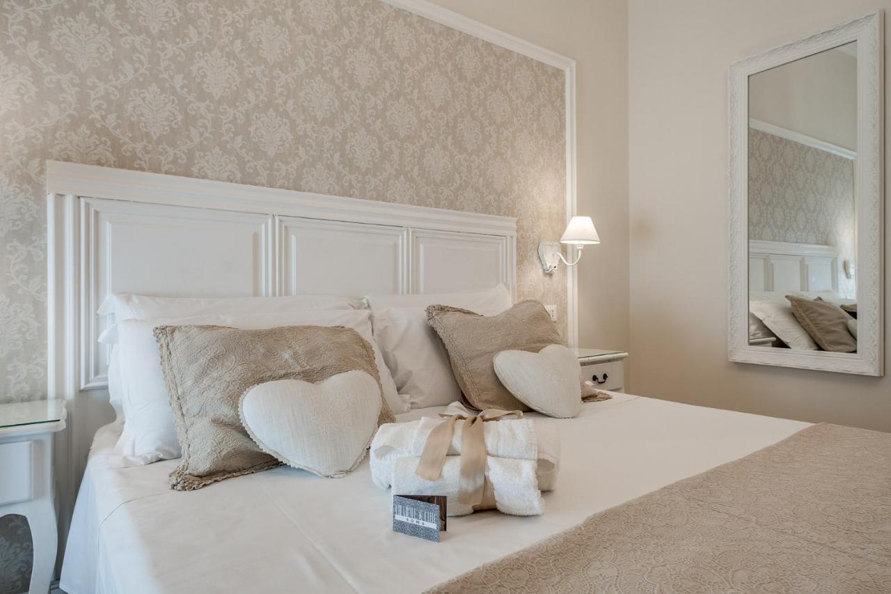 Charme & Chic Bed & Breakfast Rome Bagian luar foto